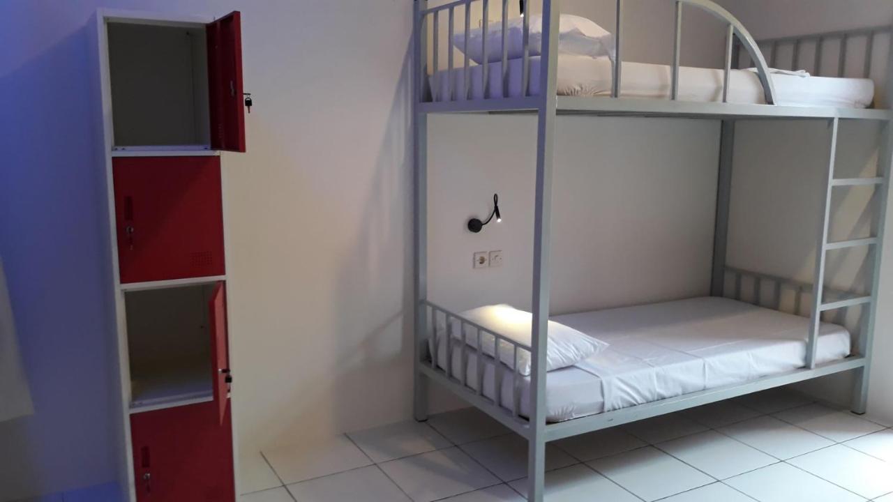 Bujang Lapuk Hostel Sekotong Luaran gambar