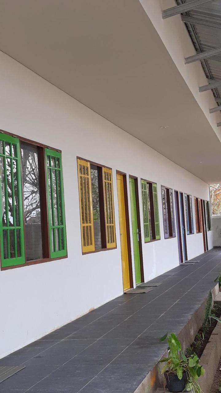 Bujang Lapuk Hostel Sekotong Luaran gambar