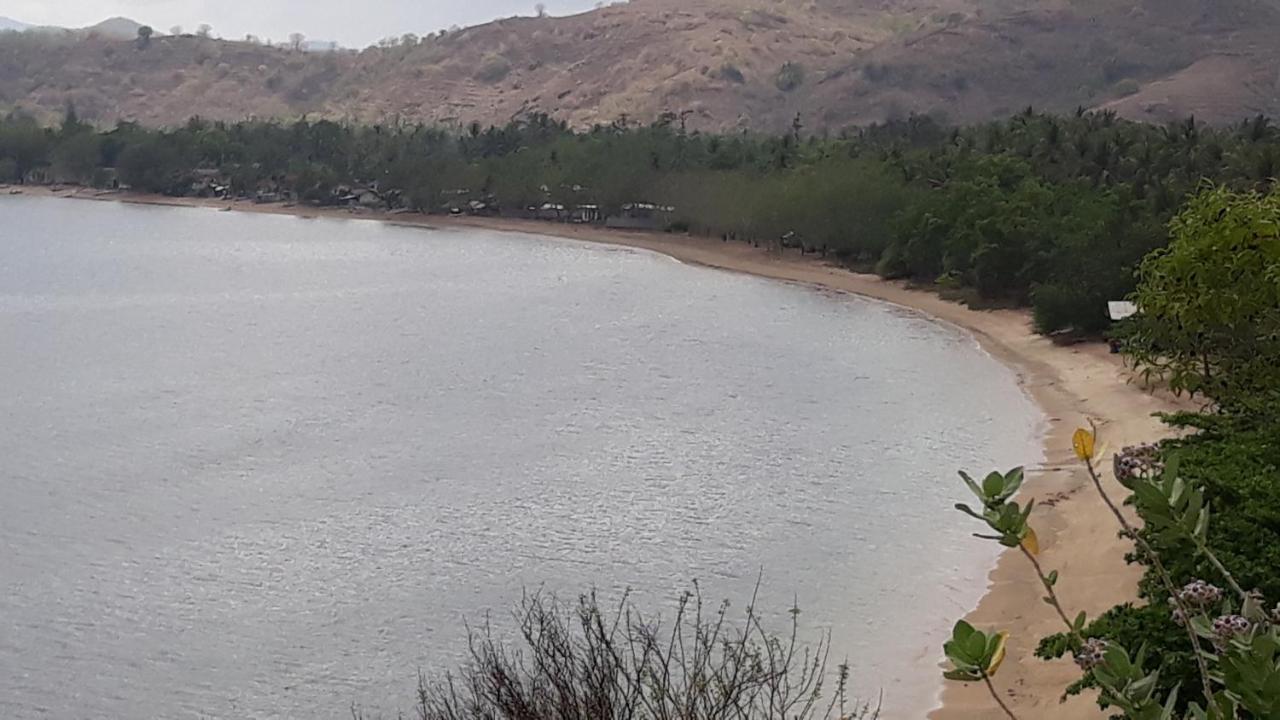 Bujang Lapuk Hostel Sekotong Luaran gambar